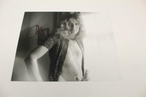 ROBERT PLANT SIGNED AUTOGRAPH 8X10 PHOTO – LED ZEPPELIN II III IV ROCK ICON RARE  COLLECTIBLE MEMORABILIA