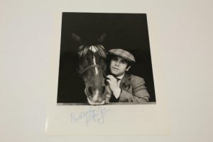 SIR ELTON JOHN SIGNED AUTOGRAPH 8X10 PHOTO – ROCK AND ROLL LEGEND W/ HIS HORSE  COLLECTIBLE MEMORABILIA