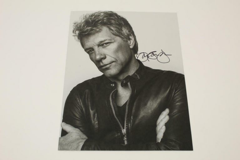 JON BON JOVI SIGNED AUTOGRAPH 8X10 PHOTO – ROCK N ROLL LEGEND, IT’S MY LIFE  COLLECTIBLE MEMORABILIA