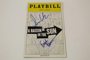 SEAN P DIDDY COMBS SIGNED AUTOGRAPH “A RAISIN IN THE SUN” BROADWAY PLAYBILL  COLLECTIBLE MEMORABILIA