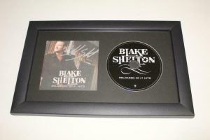 BLAKE SHELTON SIGNED AUTOGRAPH RELOADED FRAMED CD DISPLAY – COUNTRY MUSIC STUD  COLLECTIBLE MEMORABILIA