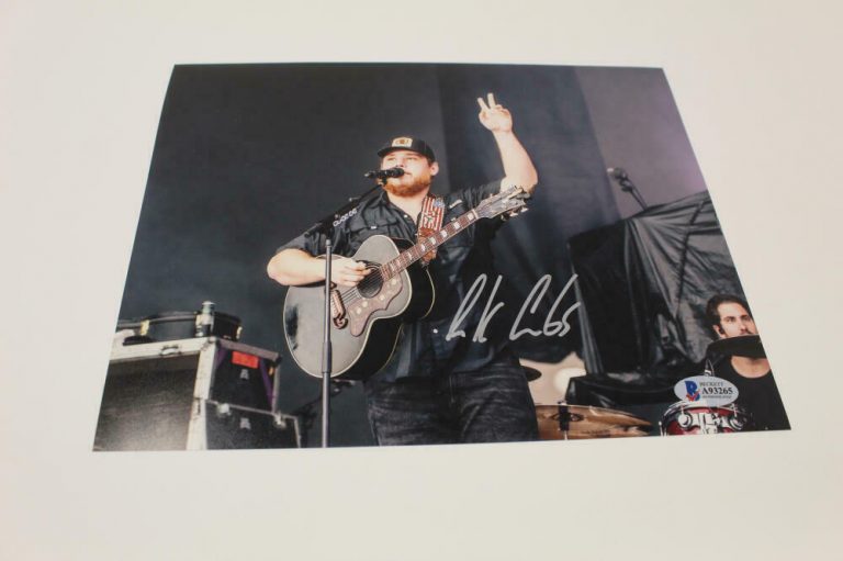 LUKE COMBS SIGNED AUTOGRAPH 8X10 PHOTO – COUNTRY MUSIC THE ONE’S FOR YOU BECKETT  COLLECTIBLE MEMORABILIA