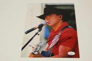 KENNY CHESNEY SIGNED AUTOGRAPH 8X10 PHOTO – COUNTRY MUSIC, LUCKY OLD SON, JSA  COLLECTIBLE MEMORABILIA