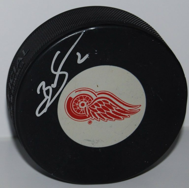 BRENDAN SMITH SIGNED (DETROIT RED WINGS) SOUVENIR LOGO HOCKEY PUCK W/COA #2  COLLECTIBLE MEMORABILIA