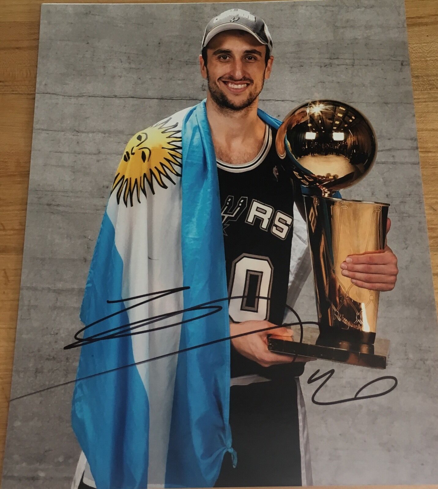 MANU GINOBILI SIGNED AUTOGRAPH SPURS LEGEND FULL NBA TROPHY 8x10 PHOTO 