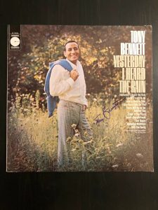 TONY BENNETT SIGNED AUTOGRAPH – VINYL ALBUM RECORD LP YESTERDAY I HEARD THE RAIN  COLLECTIBLE MEMORABILIA