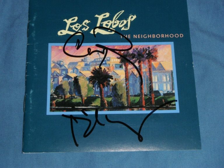 LOS LOBOS SIGNED THE NEIGHBORHOOD CD COVER  COLLECTIBLE MEMORABILIA