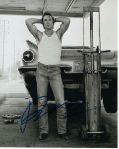 RICHARD GERE – SIGNED AUTOGRAPHED 8×10 PHOTO – HANDSOME HUNK, PRETTY WOMAN  COLLECTIBLE MEMORABILIA