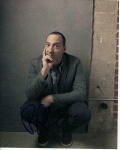 TONY HALE SIGNED AUTOGRAPHED 8X10 PHOTO -TOY STORY, VEEP, ARRESTED DEVELOPMENT 3  COLLECTIBLE MEMORABILIA