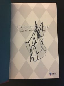 DANIEL RADCLIFFE SIGNED HARRY POTTER SORCERER’S STONE BOOK BECKETT BAS AUTOGRAPH COLLECTIBLE MEMORABILIA