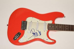 ROGER WATERS SIGNED AUTOGRAPH FENDER BRAND ELECTRIC GUITAR – PINK FLOYD WALL PSA  COLLECTIBLE MEMORABILIA