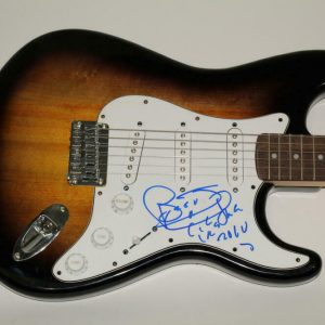 ARETHA FRANKLIN SIGNED AUTOGRAPH FENDER BRAND ELECTRIC GUITAR - QUEEN OF SOUL COLLECTIBLE MEMORABILIA