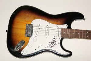 THOMAS RHETT SIGNED AUTOGRAPH FENDER BRAND ELECTRIC GUITAR – TANGLED UP, COUNTRY  COLLECTIBLE MEMORABILIA