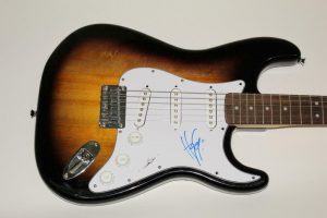 HAYLEY WILLIAMS SIGNED AUTOGRAPH FENDER BRAND ELECTRIC GUITAR – PARAMORE, RIOT!  COLLECTIBLE MEMORABILIA