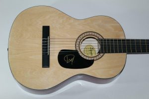 DAVE GROHL SIGNED AUTOGRAPH FENDER BRAND ACOUSTIC GUITAR – FOO FIGHTERS NIRVANA  COLLECTIBLE MEMORABILIA