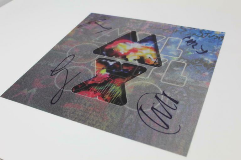COLDPLAY BAND SIGNED ALBUM 3D RECORD FLAT MYLO XYLOTO CHRIS MARTIN REAL  COLLECTIBLE MEMORABILIA