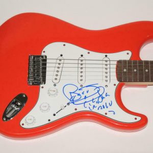 ARETHA FRANKLIN SIGNED AUTOGRAPH FENDER BRAND ELECTRIC GUITAR - QUEEN OF SOUL COLLECTIBLE MEMORABILIA
