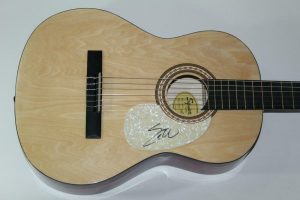 ERIC CHURCH SIGNED AUTOGRAPH FENDER BRAND ACOUSTIC GUITAR -CHIEF SINNERS LIKE ME  COLLECTIBLE MEMORABILIA