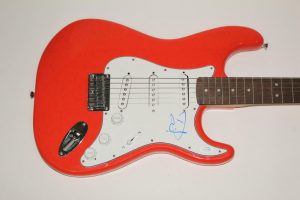 DAVE GROHL SIGNED AUTOGRAPH FENDER BRAND ELECTRIC GUITAR NIRVANA, FOO FIGHTERS D  COLLECTIBLE MEMORABILIA