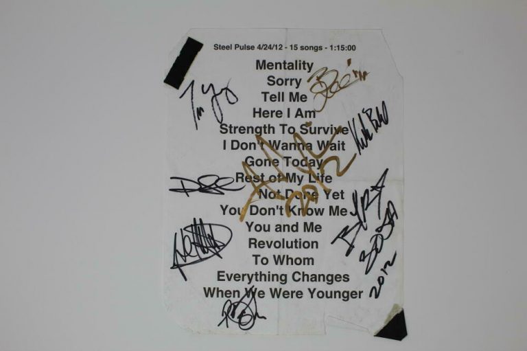 SOJA FULL BAND (X8) SIGNED AUTOGRAPH 4/24/2012 CONCERT USED SETLIST – VERY RARE  COLLECTIBLE MEMORABILIA