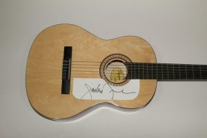 JACKSON BROWNE SIGNED AUTOGRAPH FENDER BRAND ACOUSTIC GUITAR – RUNNING ON EMPTY  COLLECTIBLE MEMORABILIA