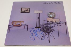 ELTON JOHN SIGNED AUTOGRAPH ALBUM VINYL RECORD THE FOX GOODBYE YELLOW BRICK ROAD  COLLECTIBLE MEMORABILIA