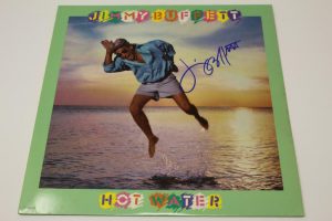 JIMMY BUFFETT SIGNED AUTOGRAPH ALBUM VINYL RECORD – HOT WATER, MARGARITAVILLE  COLLECTIBLE MEMORABILIA