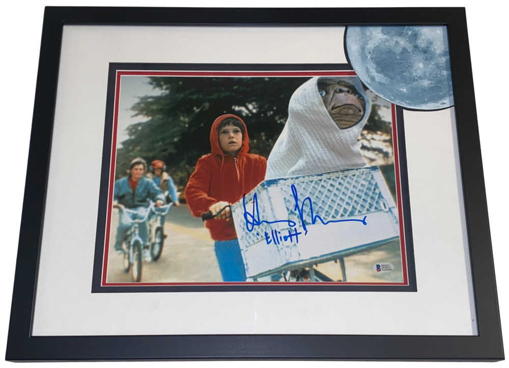HENRY THOMAS ET SIGNED 11X14 FRAMED PHOTO AUTHENTIC AUTOGRAPH BECKETT COA Collectible Memorabilia