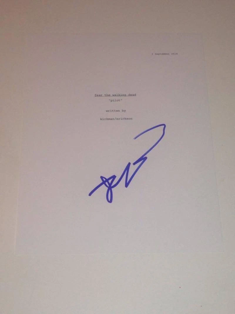 ROBERT KIRKMAN SIGNED FEAR THE WALKING DEAD PILOT EPISODE FULL 55 PAGE SCRIPT Collectible Memorabilia