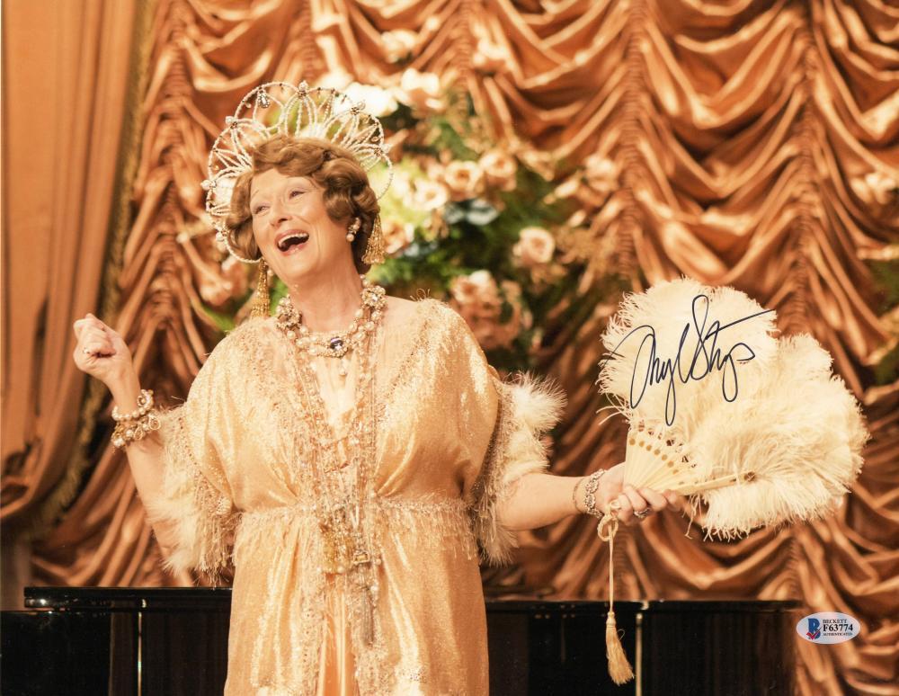 MERYL STREEP SIGNED 11X14 PHOTO AUTOGRAPH FLORENCE FOSTER JENKINS BECKETT COA Collectible Memorabilia