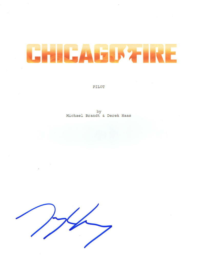 TAYLOR KINNEY SIGNED CHICAGO FIRE PILOT EPISODE SCRIPT AUTHENTIC AUTOGRAPH COA Collectible Memorabilia