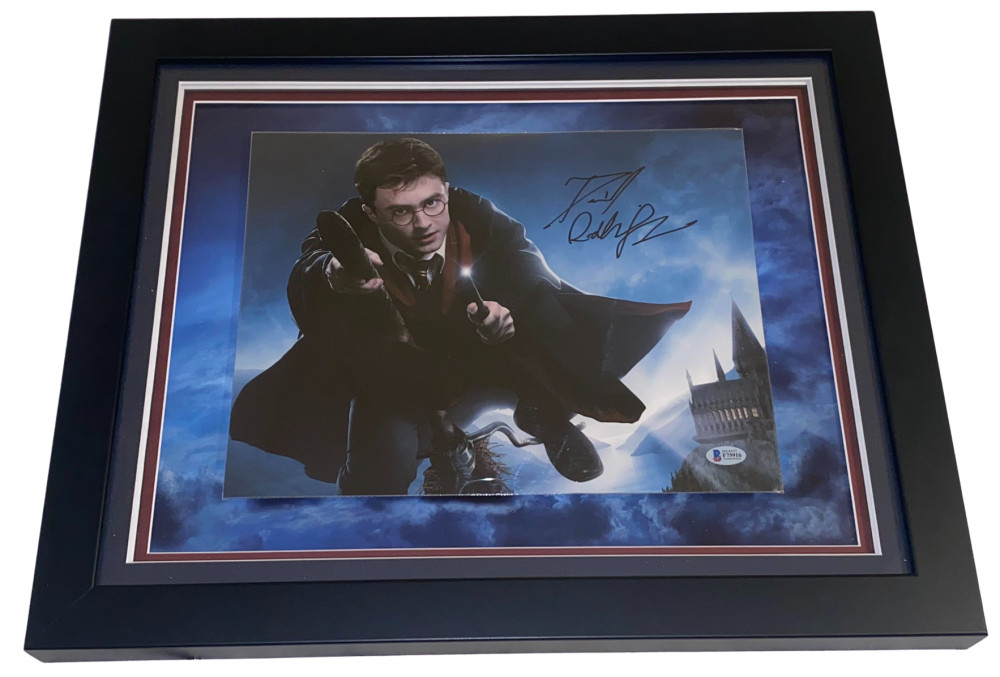 DANIEL RADCLIFFE HARRY POTTER SIGNED 11X14 FRAMED PHOTO AUTOGRAPH BECKETT COA A Collectible Memorabilia