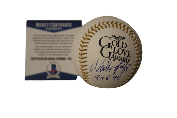 Wade Boggs Signed Official Gold Glove Baseball w/Beckett COA Y80289 Red Sox Collectible Memorabilia