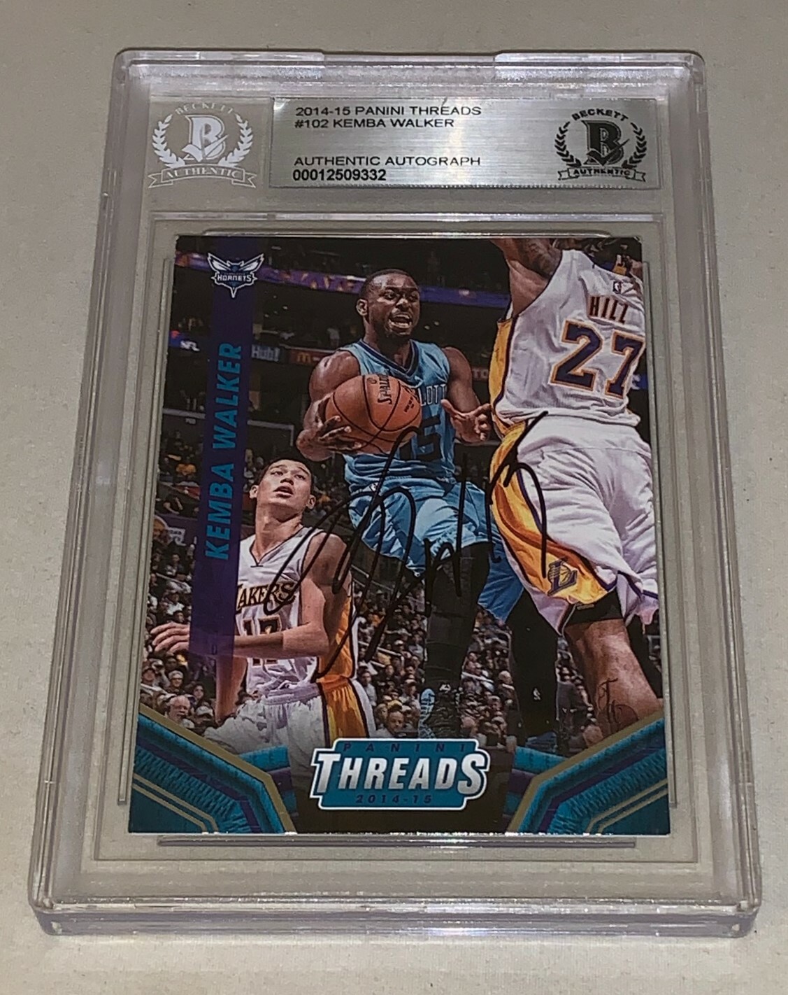 Kemba Walker Charlotte Hornets signed 2014-15 Panini Threads #102 Card Beckett Collectible Memorabilia