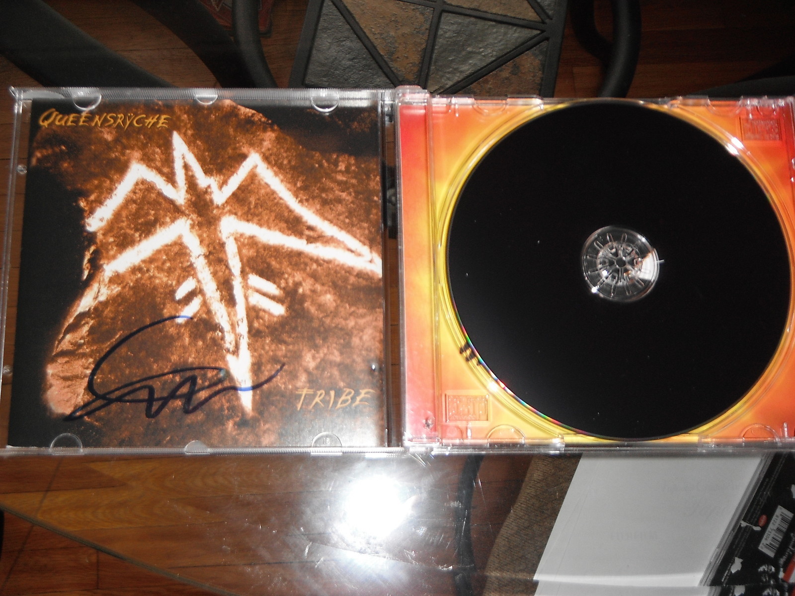 QUEENSRYCHE GEOFF TATE SIGNED TRIBE CD COVER Collectible Memorabilia