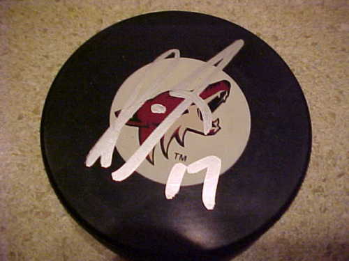 PHOENIX COYOTES RADIM VRBATA SIGNED PUCK Collectible Memorabilia