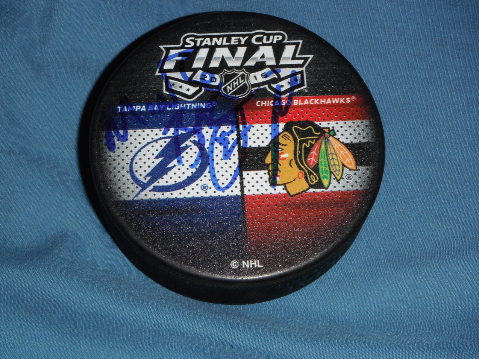 THE FRATELLIS GROUP SIGNED CHICAGO BLACKHAWKS VS TAMPA BAY STANLEY CUP PUCK Collectible Memorabilia