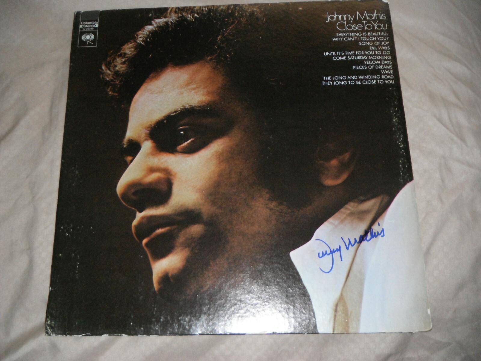JOHNNY MATHIS SIGNED CLOSE TO YOU VINYL ALBUM Collectible Memorabilia