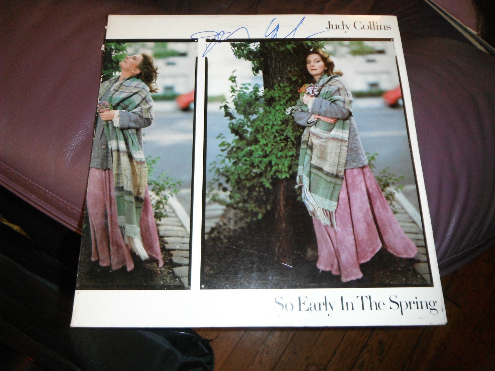 JUDY COLLINS SIGNED SO EARLY IN THE SPRING VINYL ALBUM Collectible Memorabilia