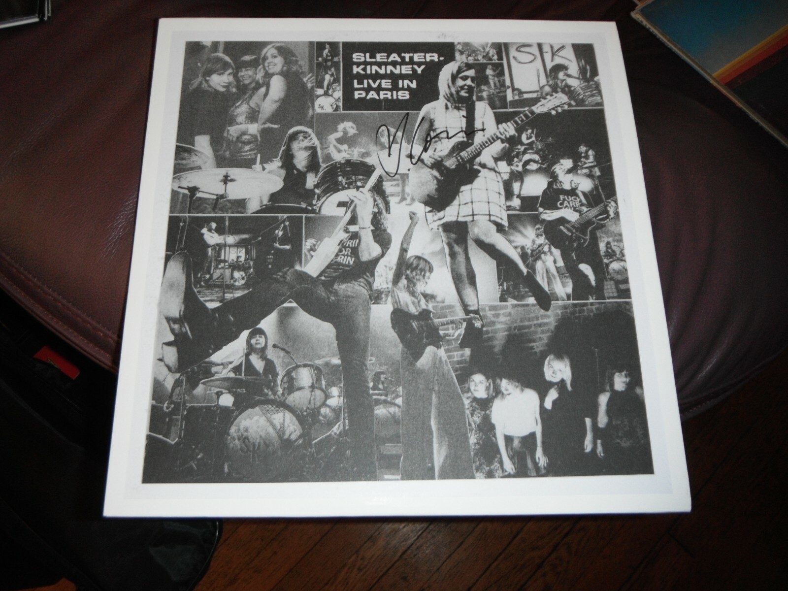 SLEATER KINNEY CORIN TUCKER SIGNED LIVE IN PARIS VINYL ALBUM Collectible Memorabilia