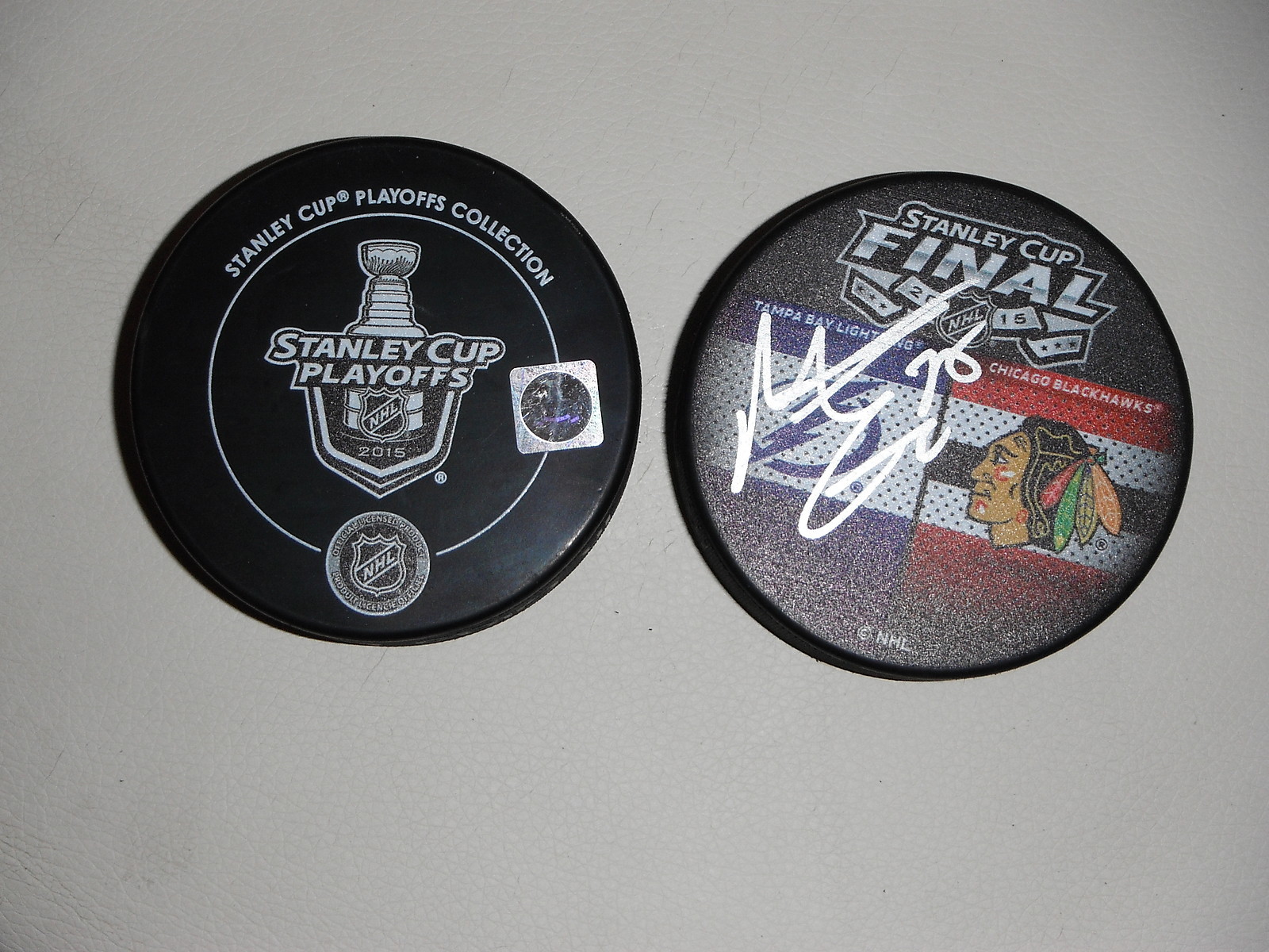 TAMPA BAY LIGHTNING MATT CARLE SIGNED 2015 STANLEY CUP PUCK Collectible Memorabilia