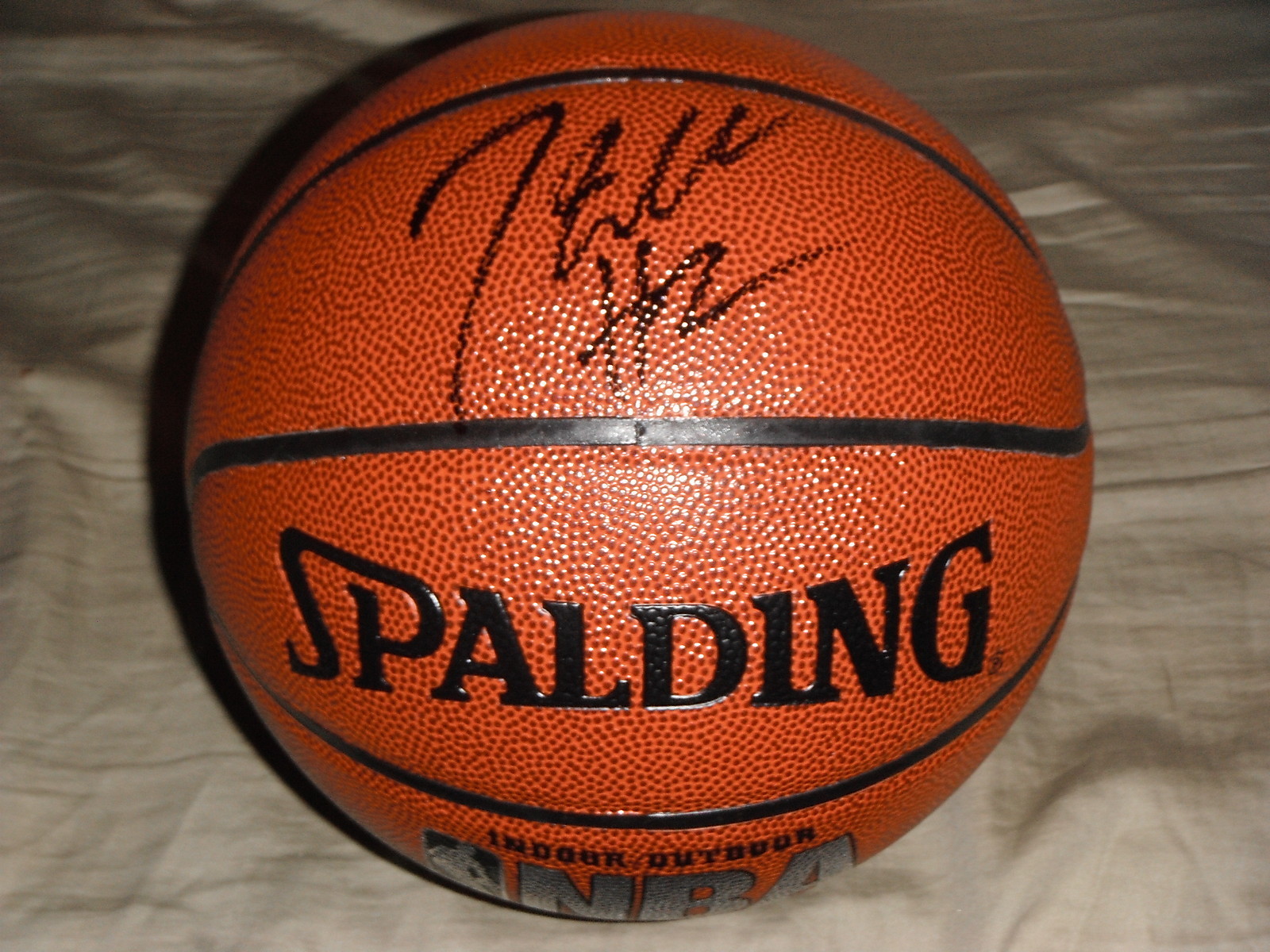 WASHINGTON WIZARDS JOHN WALL SIGNED SPALDING FULL SIZE BASKETBALL  COLLECTIBLE MEMORABILIA