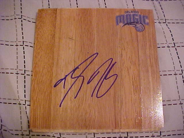 ORLANDO MAGIC DWIGHT HOWARD SIGNED LOGO WOOD FLOOR TILE PARQUE  COLLECTIBLE MEMORABILIA