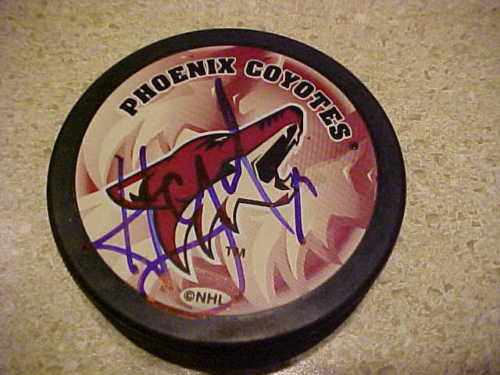 PHOENIX COYOTES MARTIN HANZAL SIGNED PUCK Collectible Memorabilia