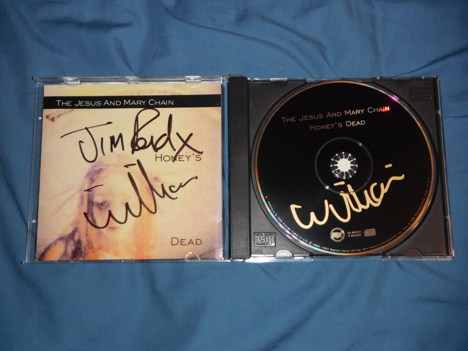 THE JESUS AND MARY CHAIN GROUP SIGNED HONEYS DEAD CD COVER Collectible Memorabilia