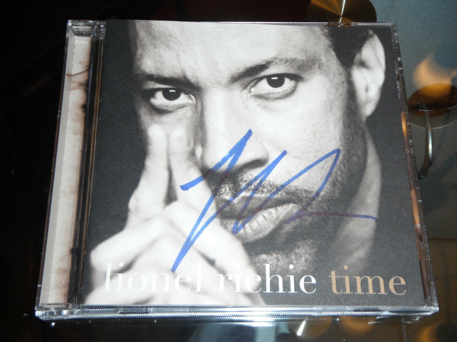 LIONEL RICHIE SIGNED TIME CD COVER Collectible Memorabilia