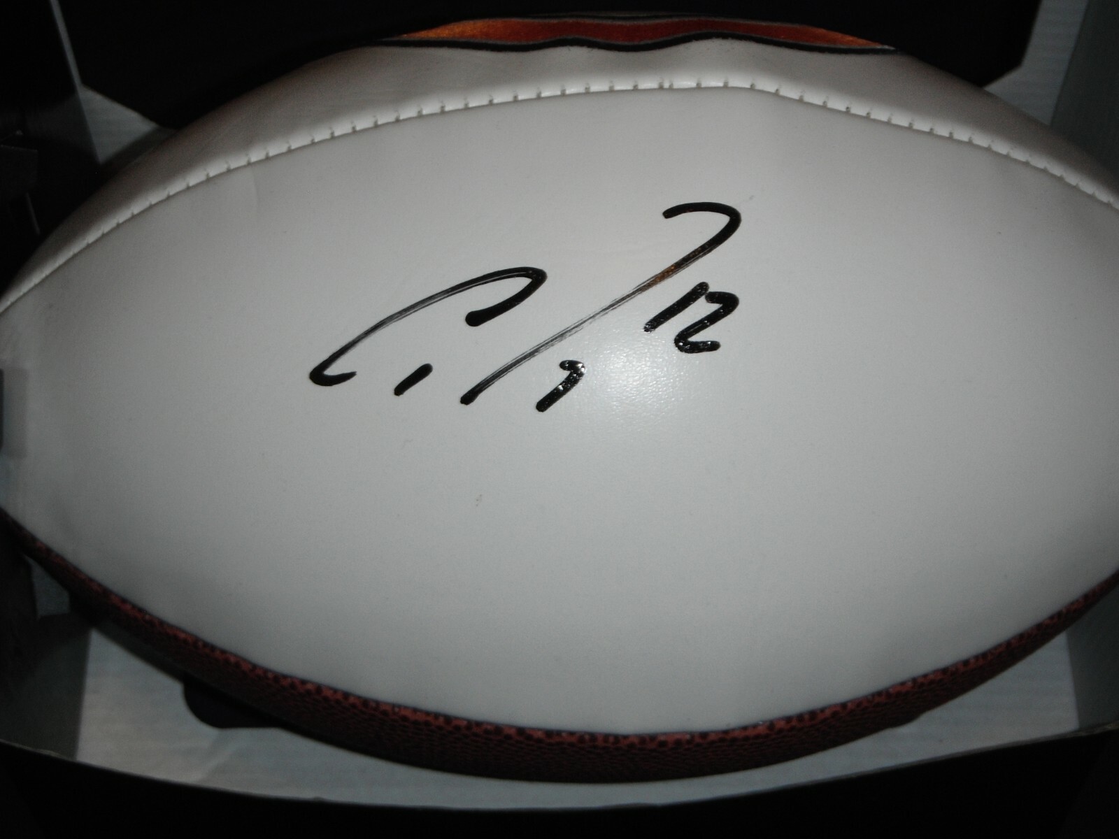CHICAGO BEARS ALLEN ROBINSON SIGNED WHITE LEATHER FOOTBALL Collectible Memorabilia