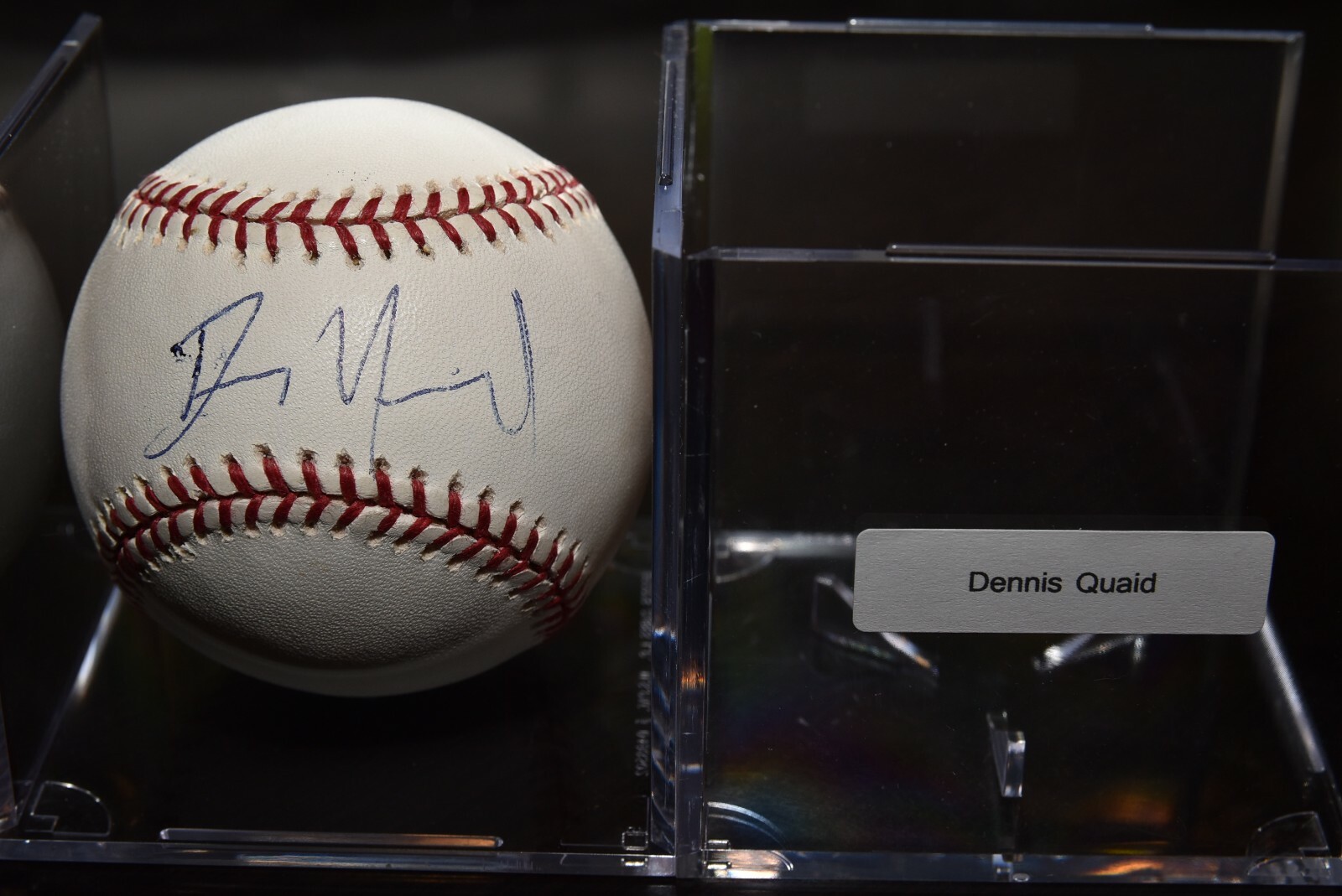 DENNIS QUAID signed autographed RAWLINGS baseball Collectible Memorabilia