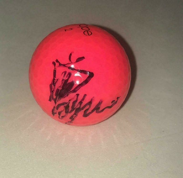 YANI TSENG SIGNED HOT PINK WILSON HOPE GOLF BALL AUTOGRAPHED LPGA  COLLECTIBLE MEMORABILIA