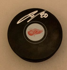 JOE VELENO SIGNED DETROIT RED WINGS PUCK AUTOGRAPHED  COLLECTIBLE MEMORABILIA